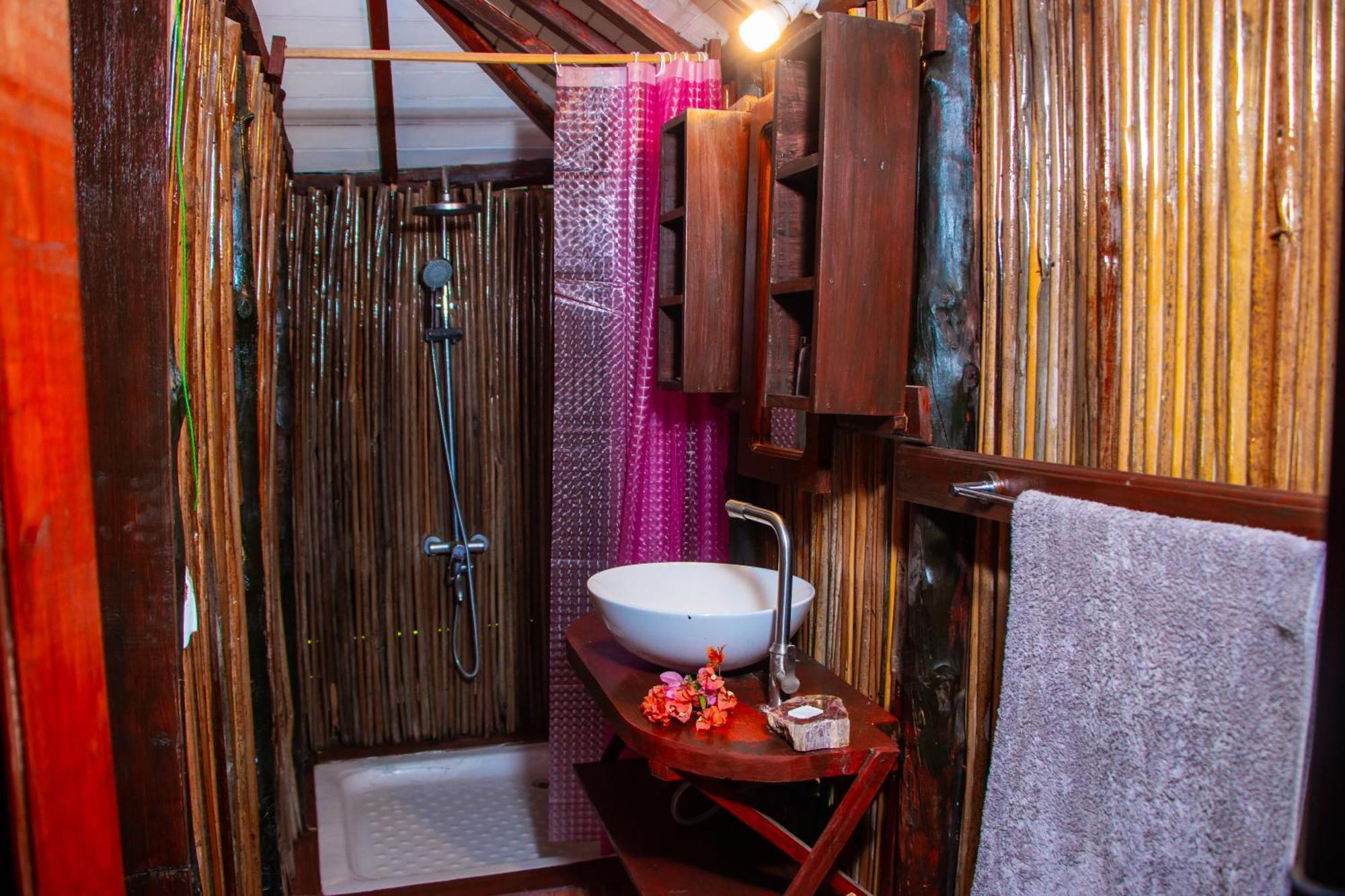 Ampazony Oasis Lodge 마하장가 외부 사진